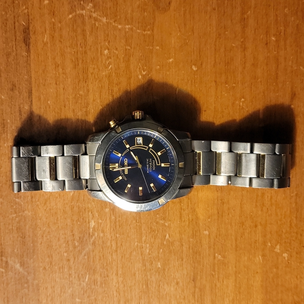 Men's Seiko titanium kinetic watch